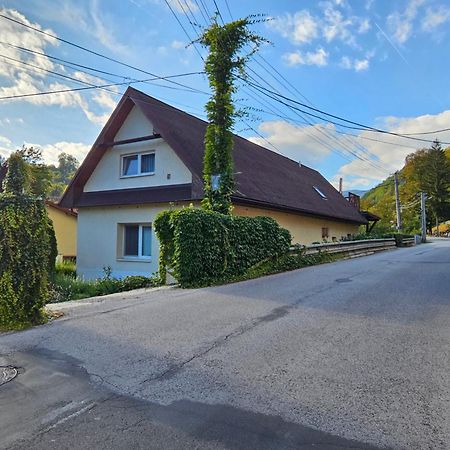 Apartman Tajov Pre 5-6 Osob, Privatne Parkovanie A Terasa Экстерьер фото
